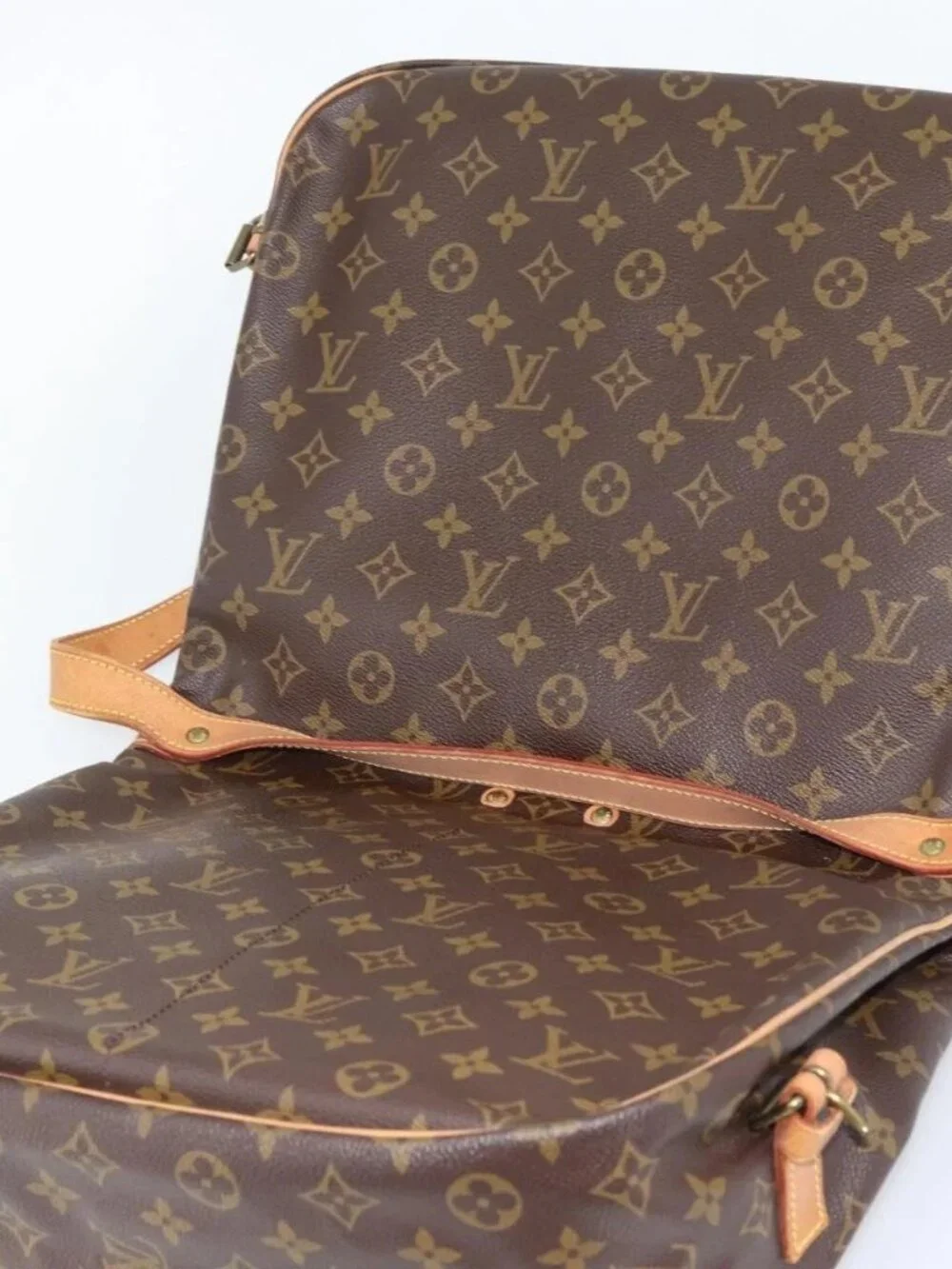 LOUIS VUITTON Monogram Saumur 35 Shoulder Bag M42254 LV Auth ka4885